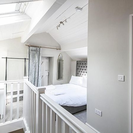 The Artists Loft - A Superb Cottage Sensitively Converted From A Grade II Listed 17Th Century Building Бейквелл Екстер'єр фото